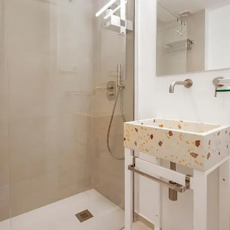 Thyssen Cisneros By Rent Me Appartement